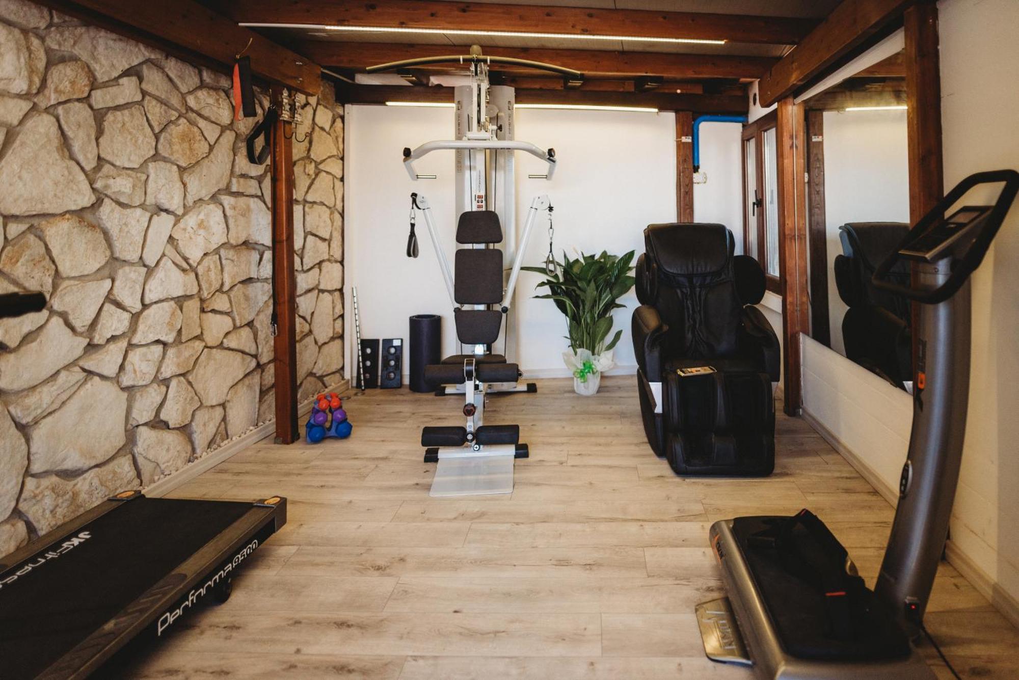 Alloggi Turistici Con Piscina Palestra Jacuzzi Sauna 안치오 외부 사진