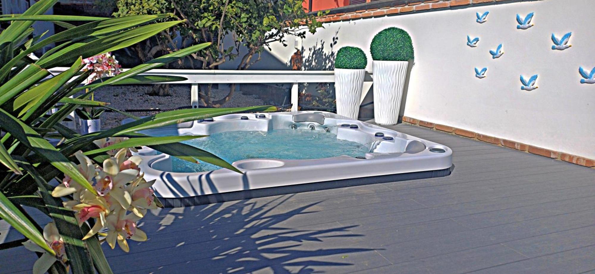 Alloggi Turistici Con Piscina Palestra Jacuzzi Sauna 안치오 외부 사진