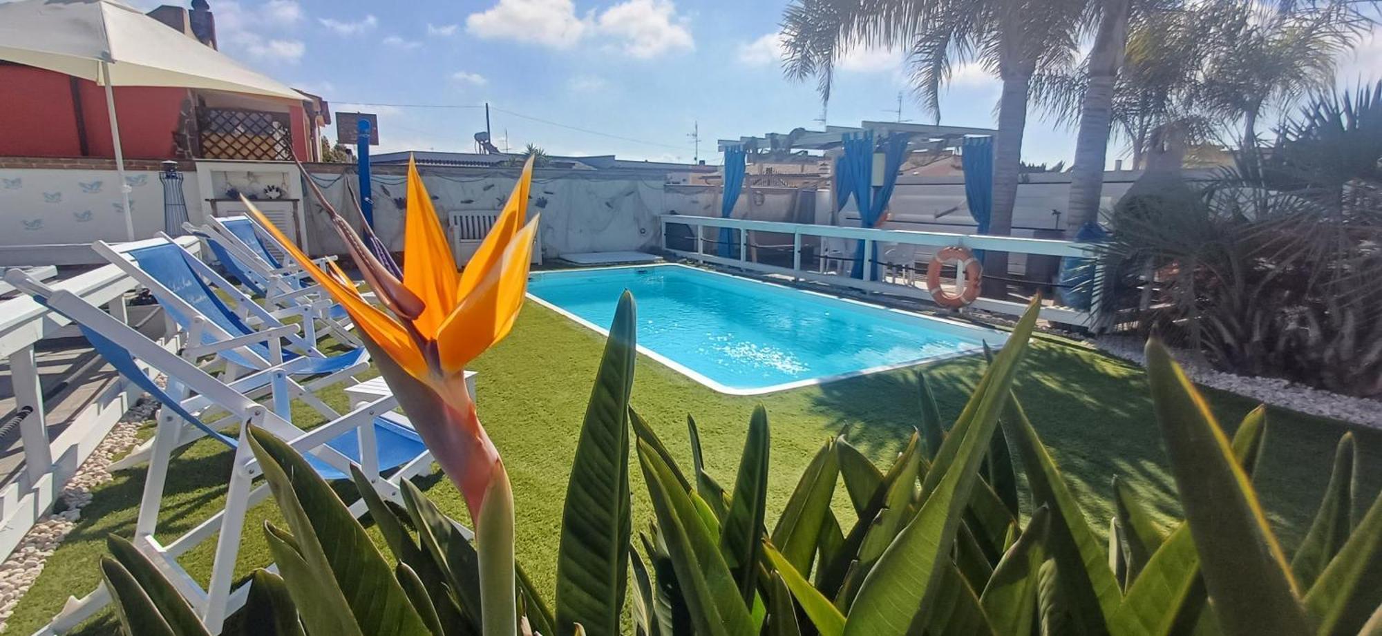 Alloggi Turistici Con Piscina Palestra Jacuzzi Sauna 안치오 외부 사진