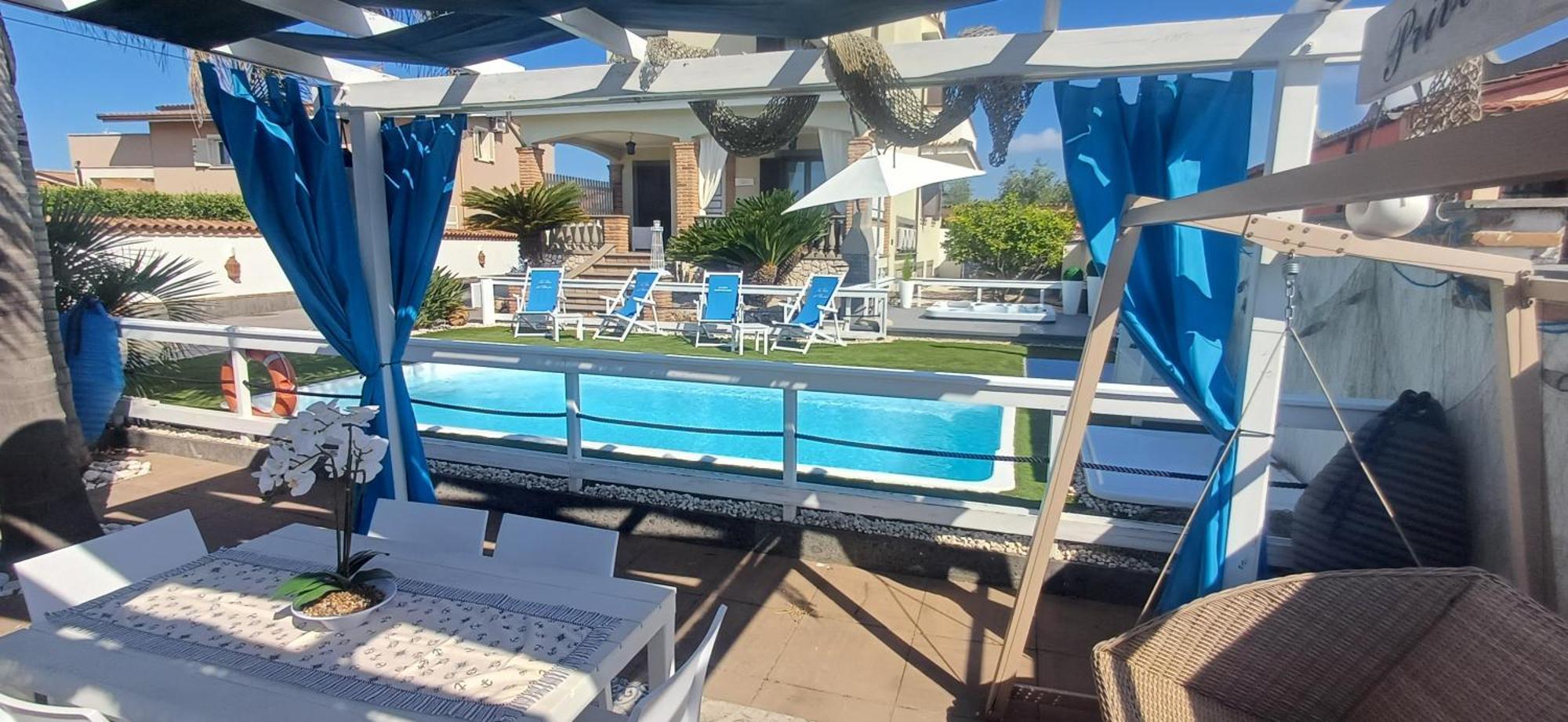 Alloggi Turistici Con Piscina Palestra Jacuzzi Sauna 안치오 외부 사진