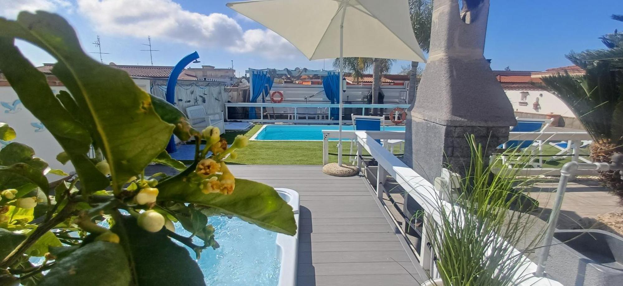 Alloggi Turistici Con Piscina Palestra Jacuzzi Sauna 안치오 외부 사진