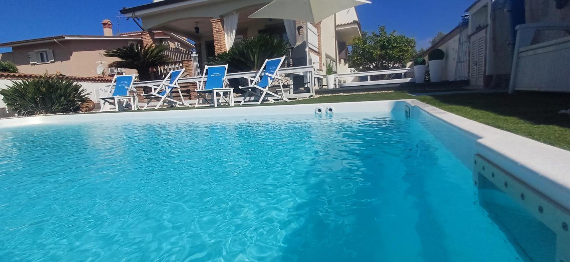 Alloggi Turistici Con Piscina Palestra Jacuzzi Sauna 안치오 외부 사진